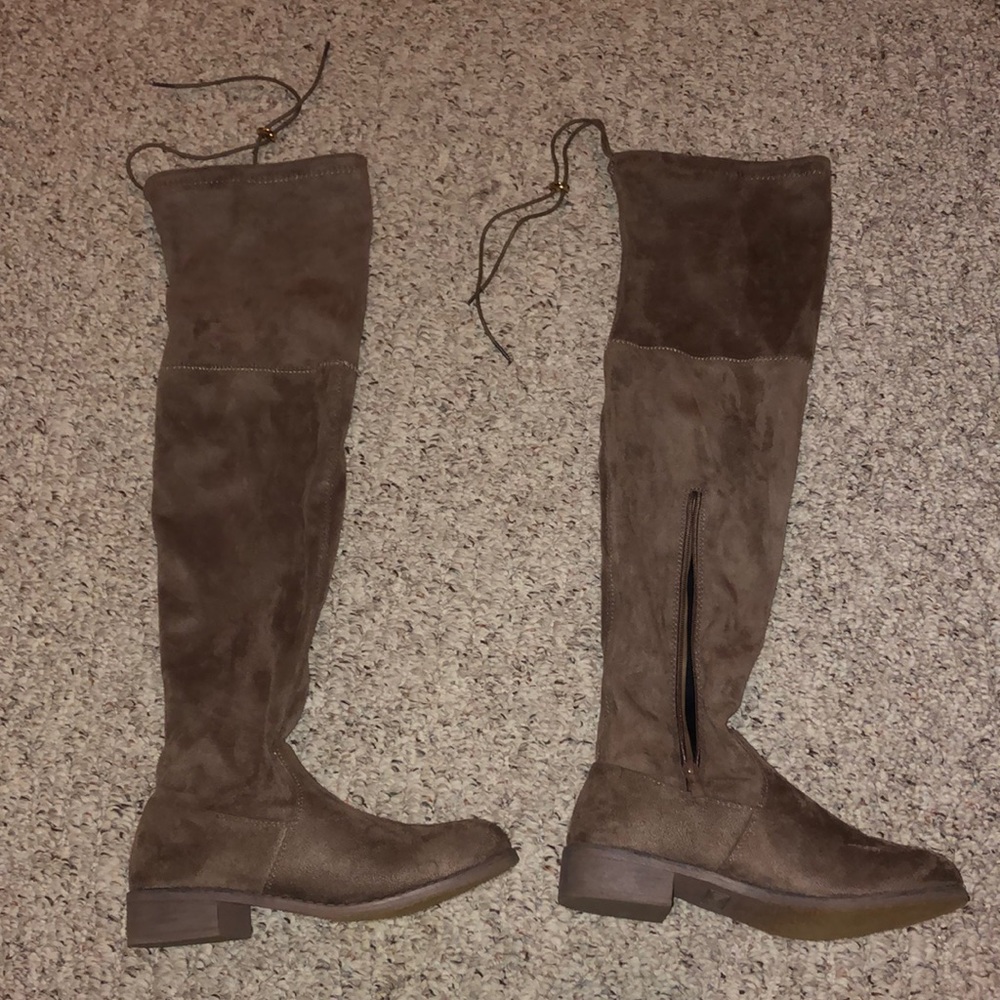 No heel tan knee high boots